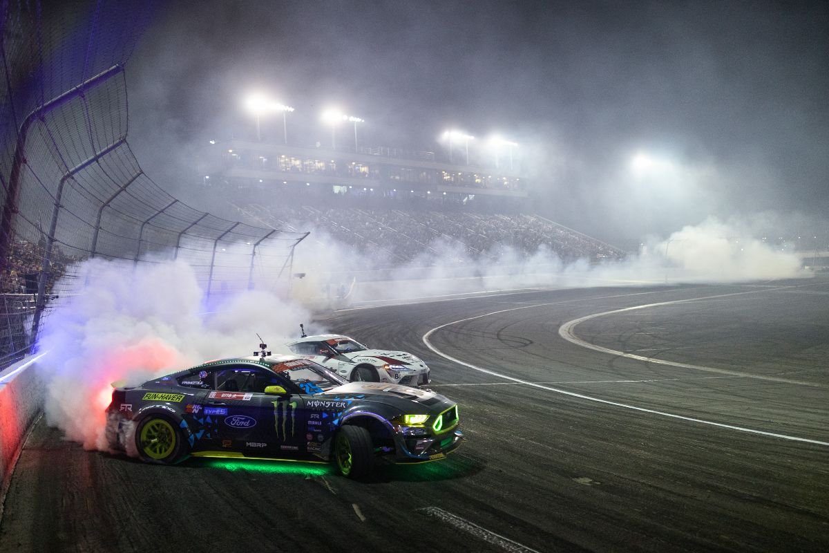 VAUGHN GITTIN JR. EARNS CONSECUTIVE PODIUM IN IRWINDALE, CA - TYPE S Touring Items