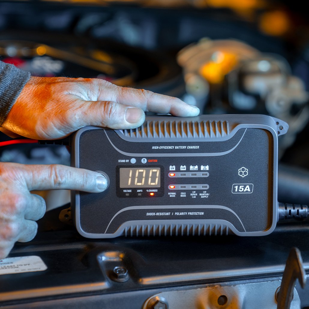 YADA 15A Battery Charger and Maintainer